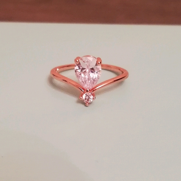 18K Rose Gold Plated Ring. Size 7. - Picture 4 of 4